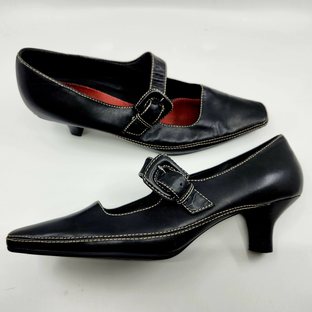AEROSOLES Black Leather Mary Jane Buckle Heels Size 8 Topstitcing - Picture 2 of 9